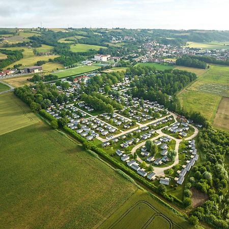 Camping Chateau De Galaure Chateauneuf-de-Galaure Eksteriør billede