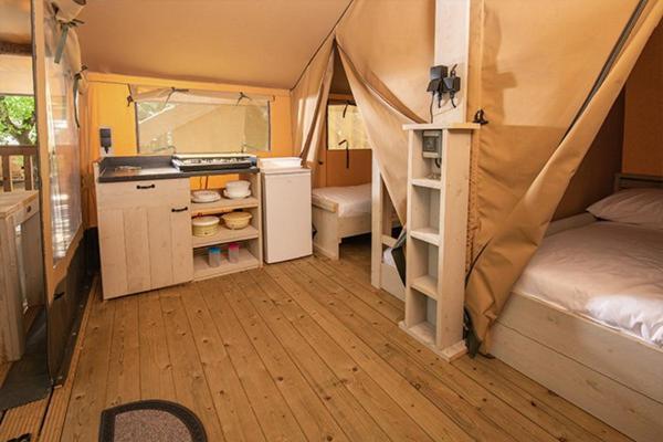 Camping Chateau De Galaure Chateauneuf-de-Galaure Eksteriør billede
