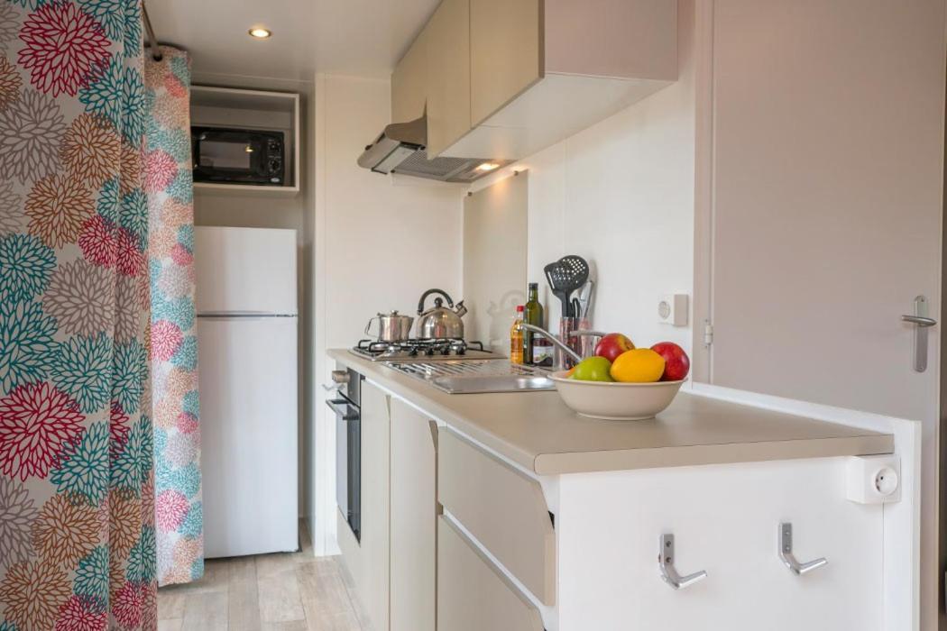 Camping Chateau De Galaure Chateauneuf-de-Galaure Eksteriør billede