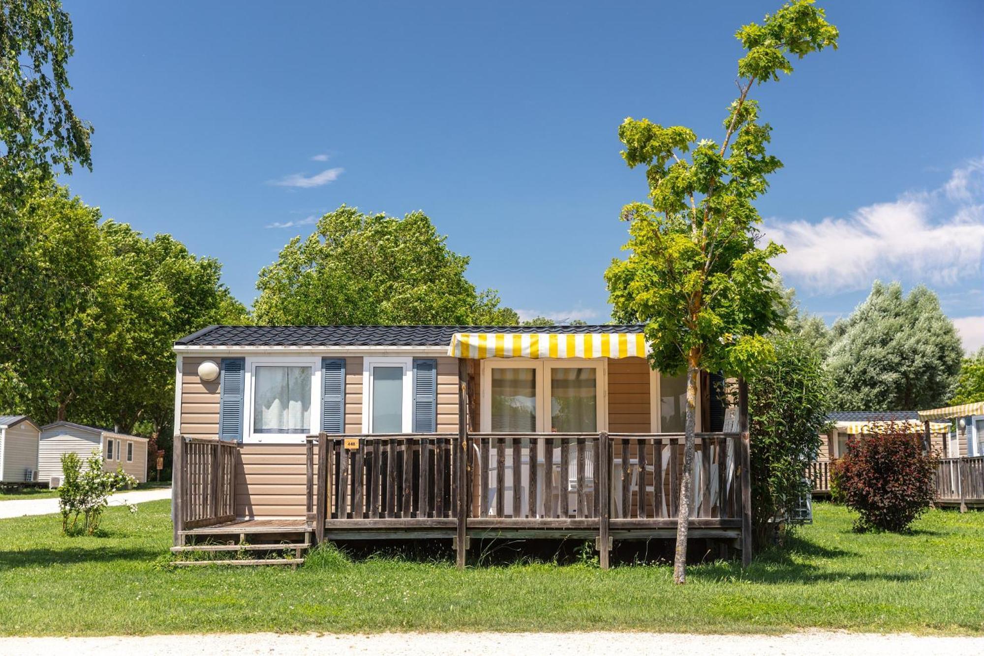 Camping Chateau De Galaure Chateauneuf-de-Galaure Eksteriør billede